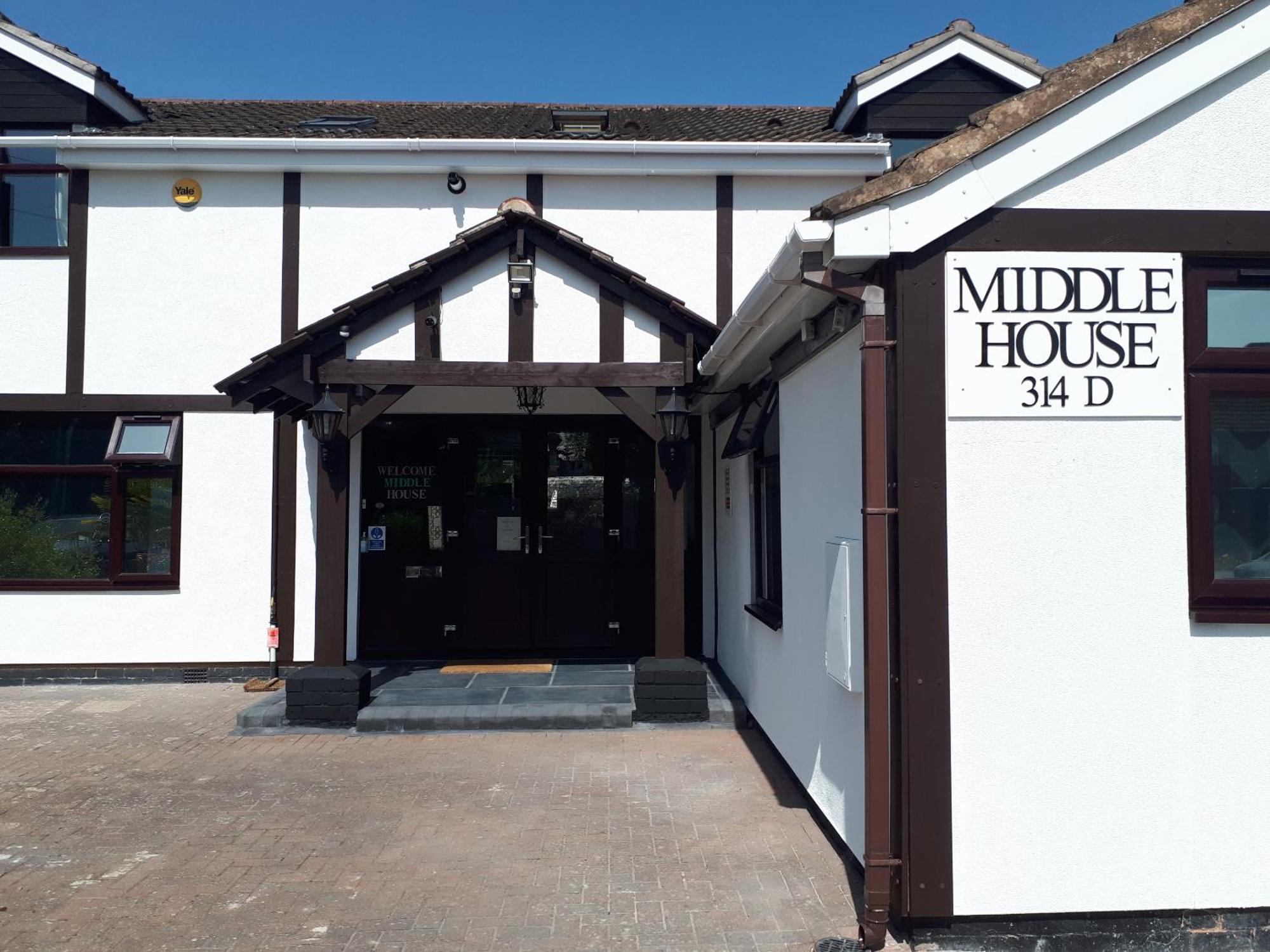 לינה וארוחת בוקר קובנטרי Middle House מראה חיצוני תמונה